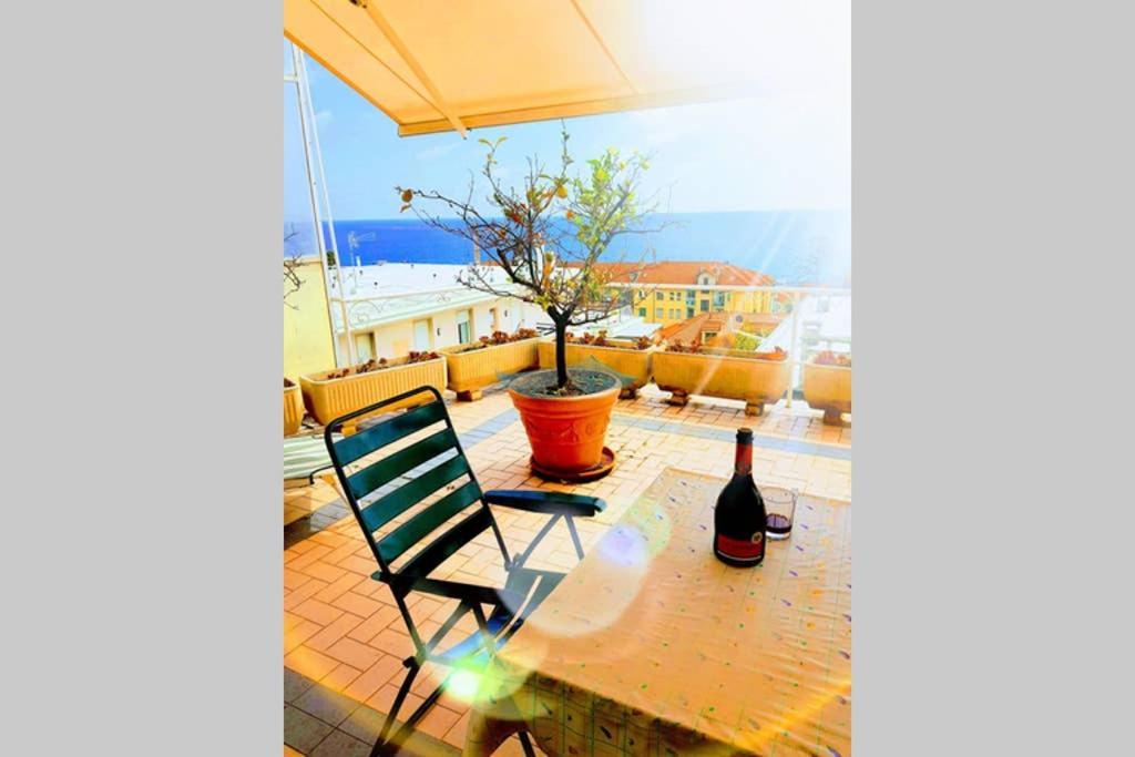 Attico Sul Mare A Sanremo Apartment Exterior photo