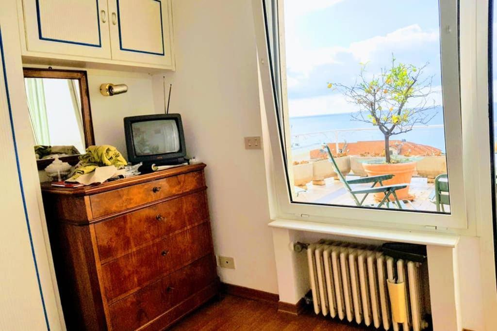 Attico Sul Mare A Sanremo Apartment Exterior photo